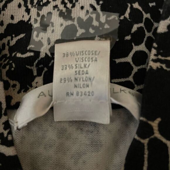 August Silk patterned blouse - Picture 4 of 8